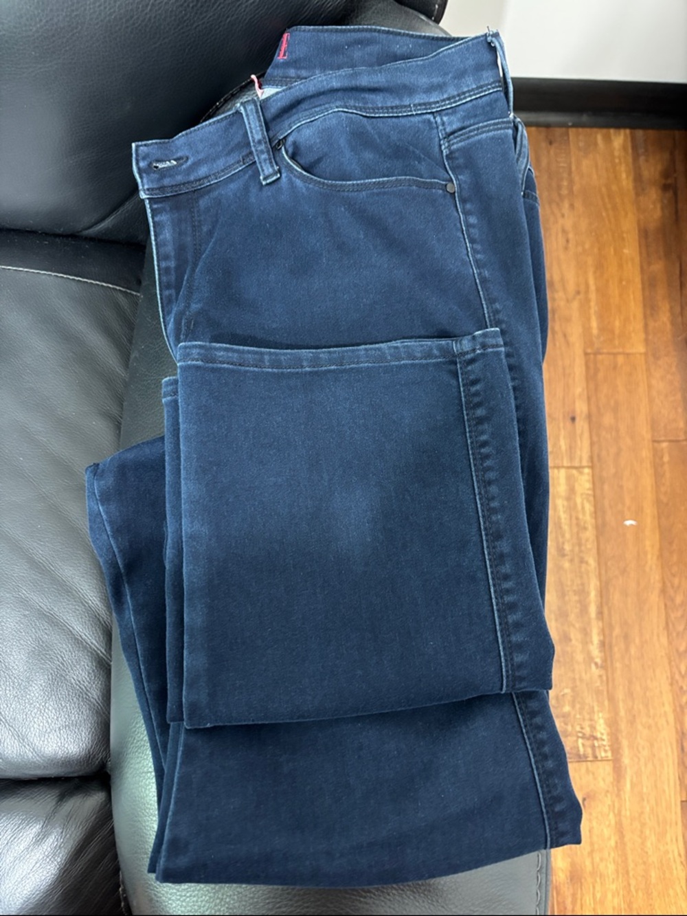 Elle Women's Straight Leg Jeans in Navy